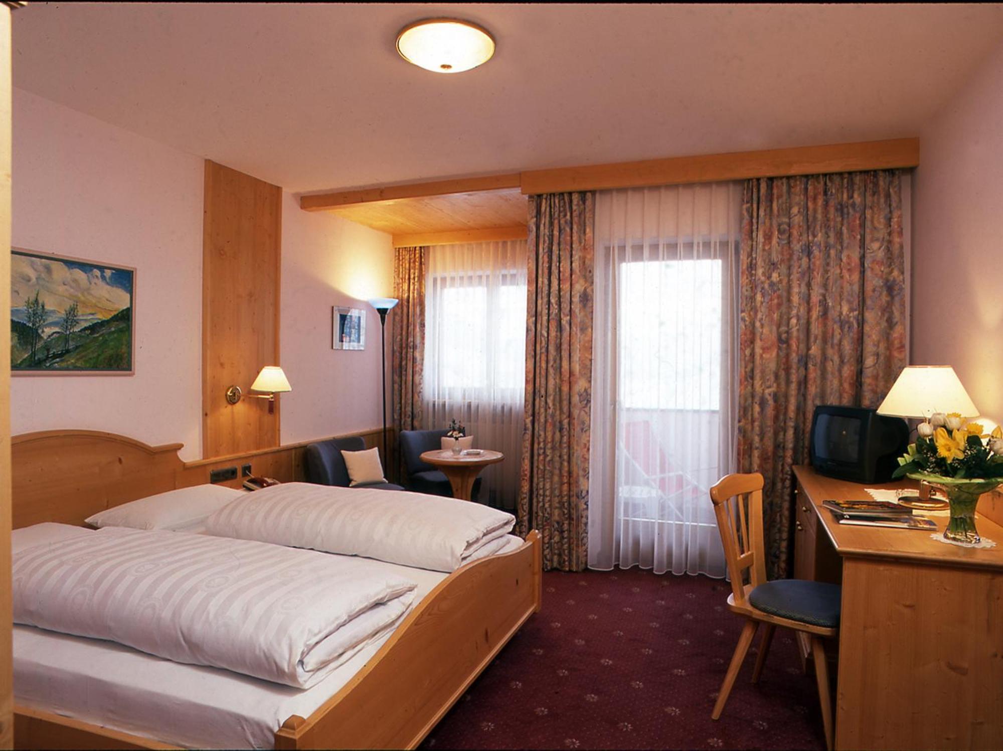 Hotel Tyrol Funes  Εξωτερικό φωτογραφία