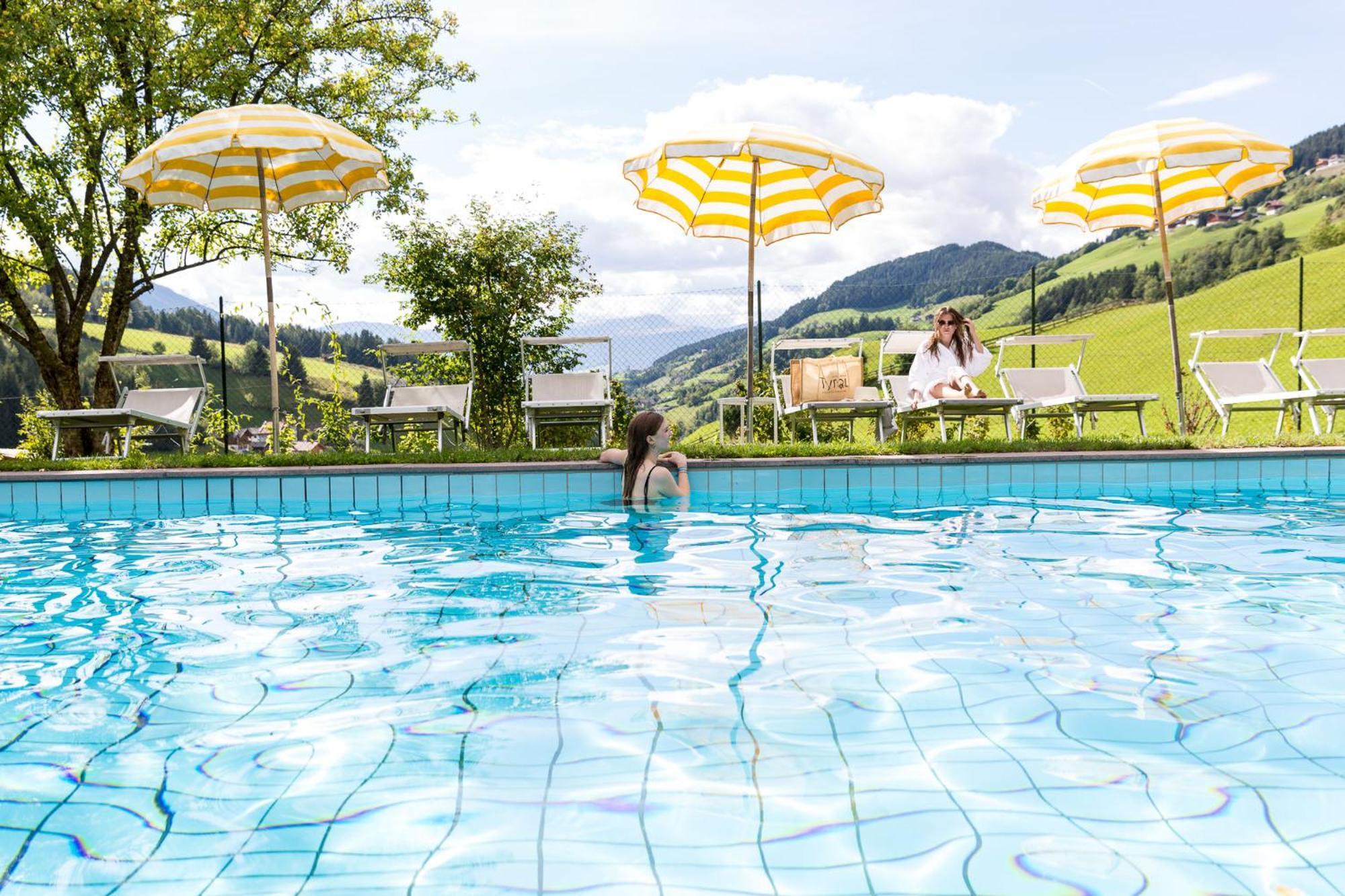 Hotel Tyrol Funes  Εξωτερικό φωτογραφία